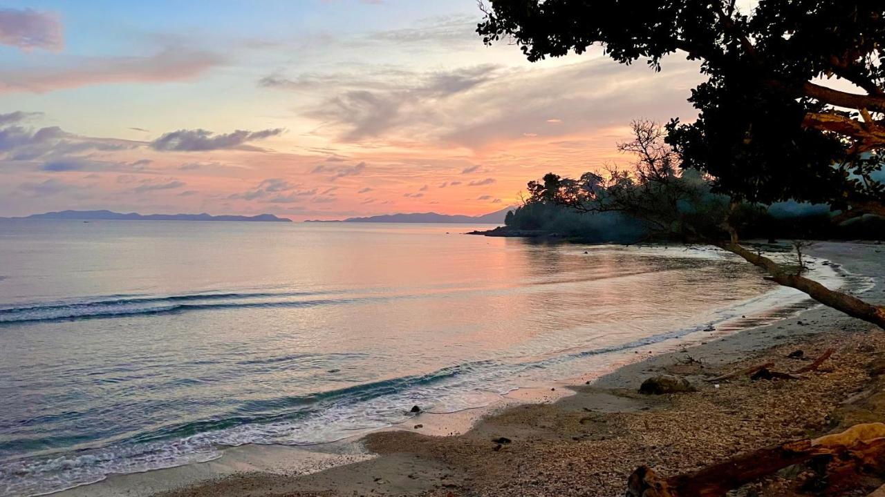 Sunset Beach Resort Weh Sabang  Exteriör bild