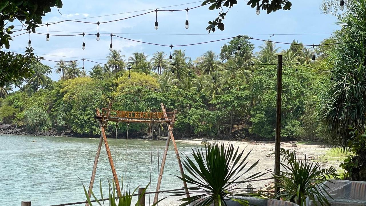 Sunset Beach Resort Weh Sabang  Exteriör bild