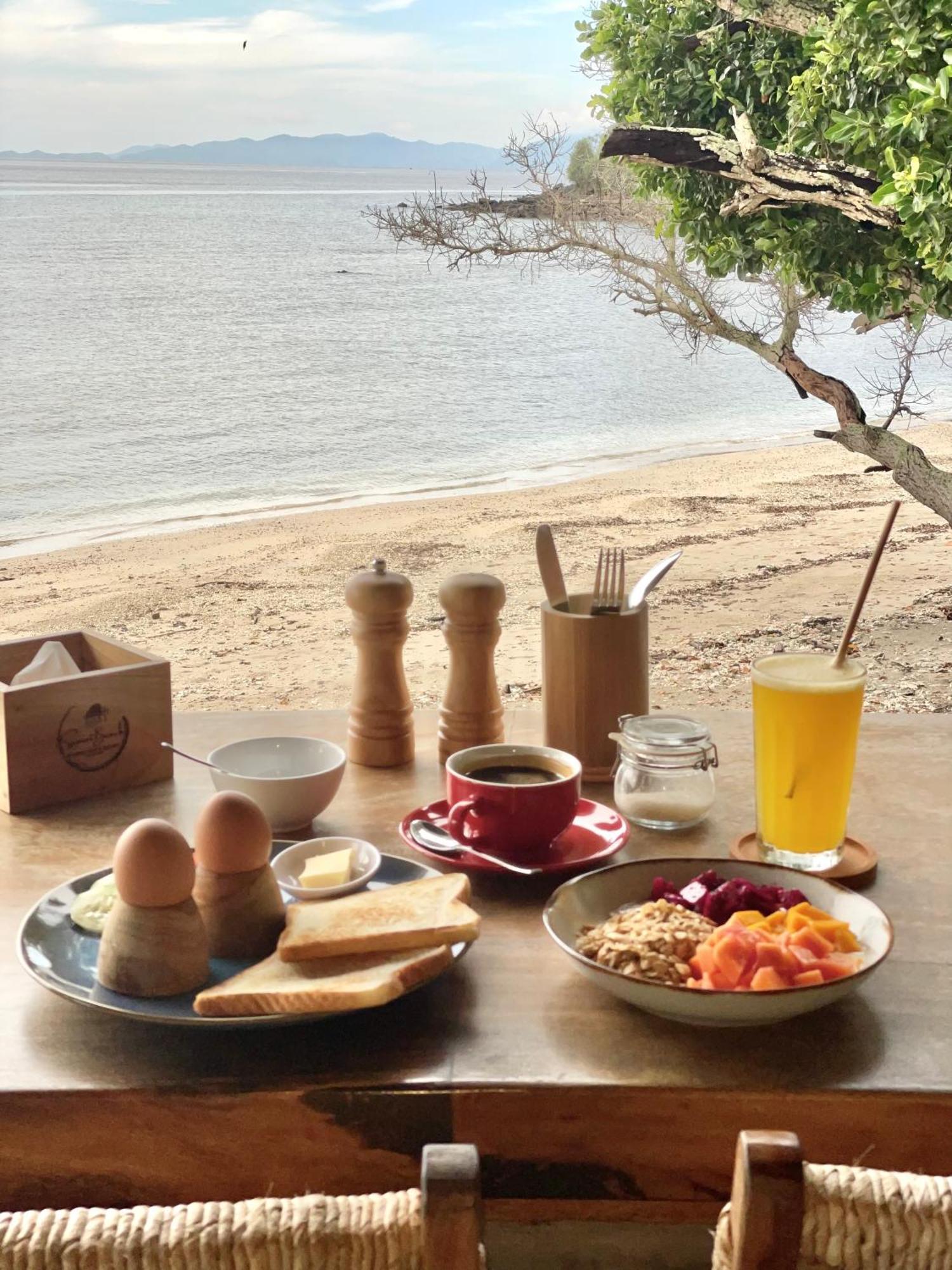 Sunset Beach Resort Weh Sabang  Exteriör bild