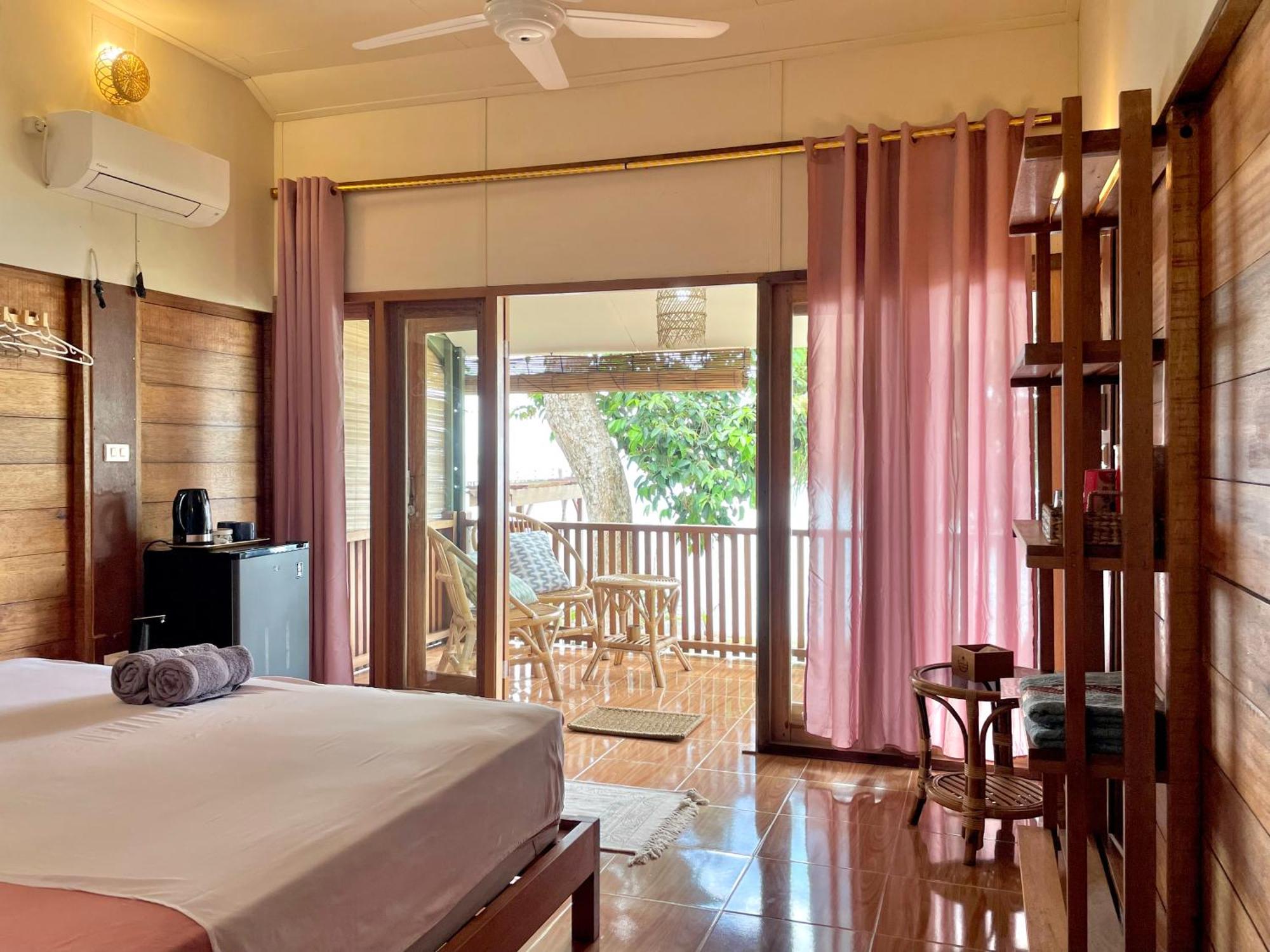 Sunset Beach Resort Weh Sabang  Exteriör bild