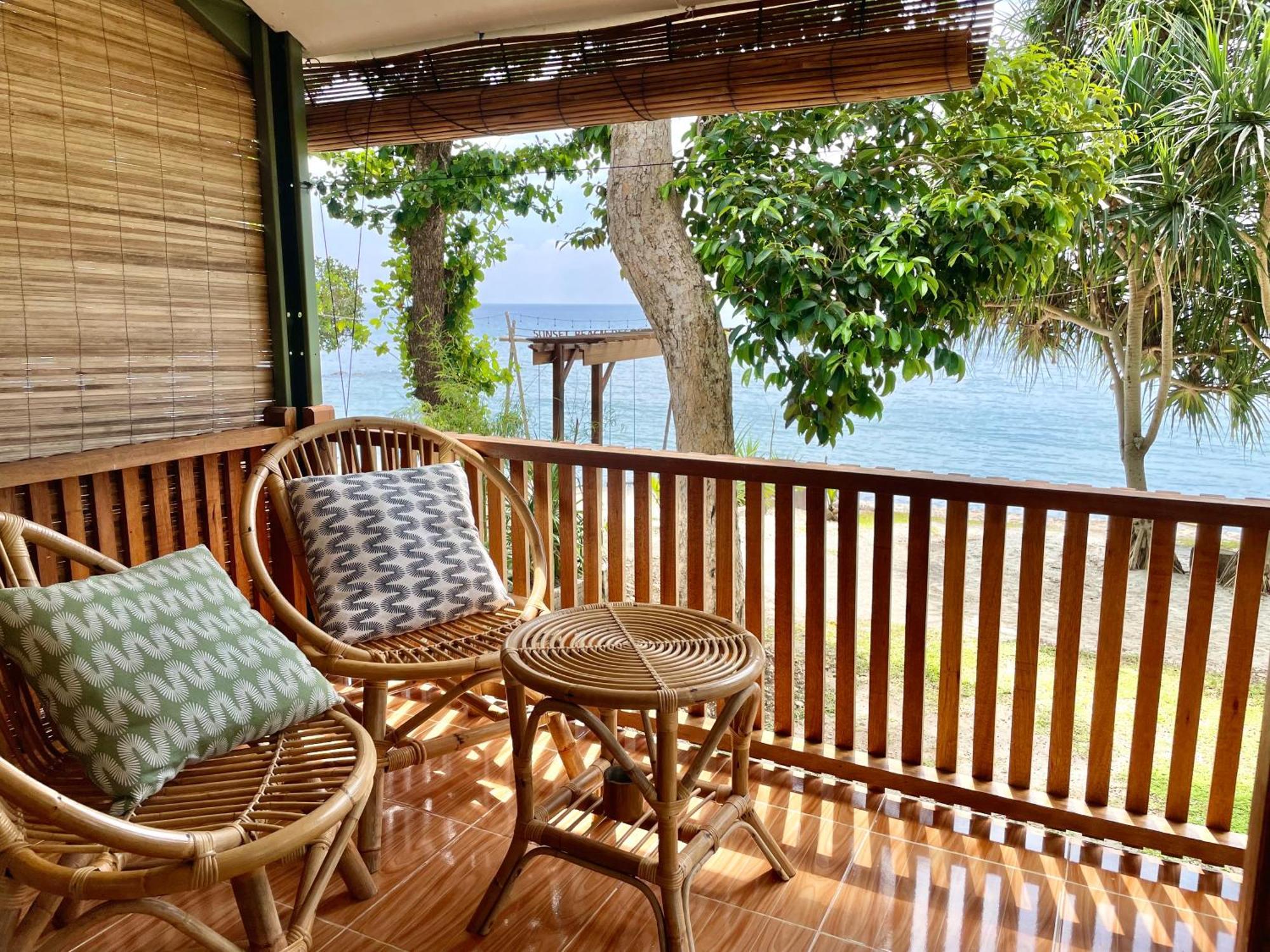 Sunset Beach Resort Weh Sabang  Exteriör bild
